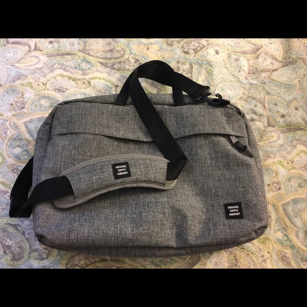 Herschel Sandford Messenger Bag, Raven Crosshatch